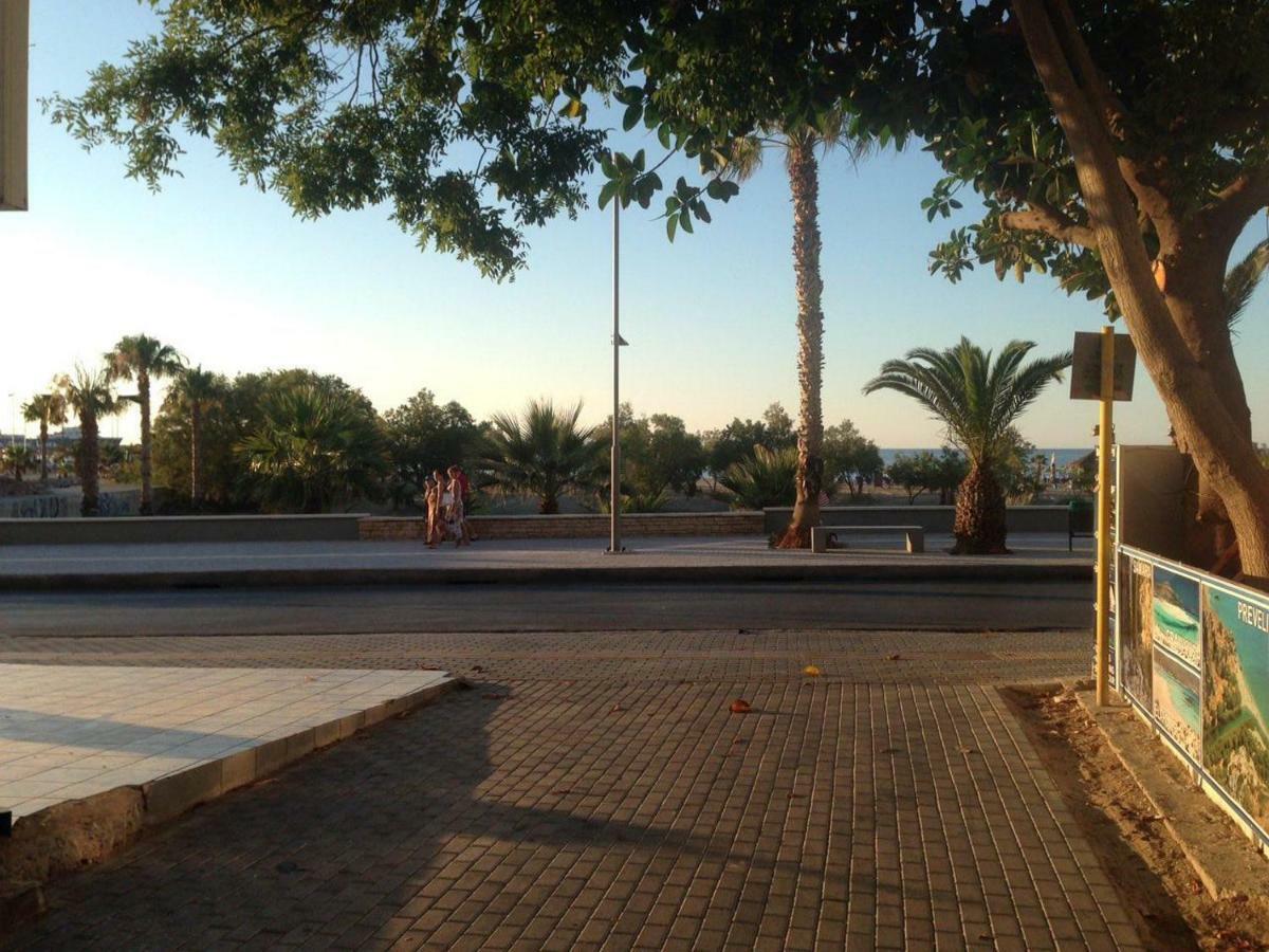 Korona Beach Apartments II Rethymno  Bagian luar foto